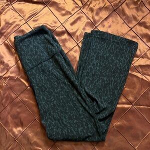 Black Cheetah print Lululemon cropped pants